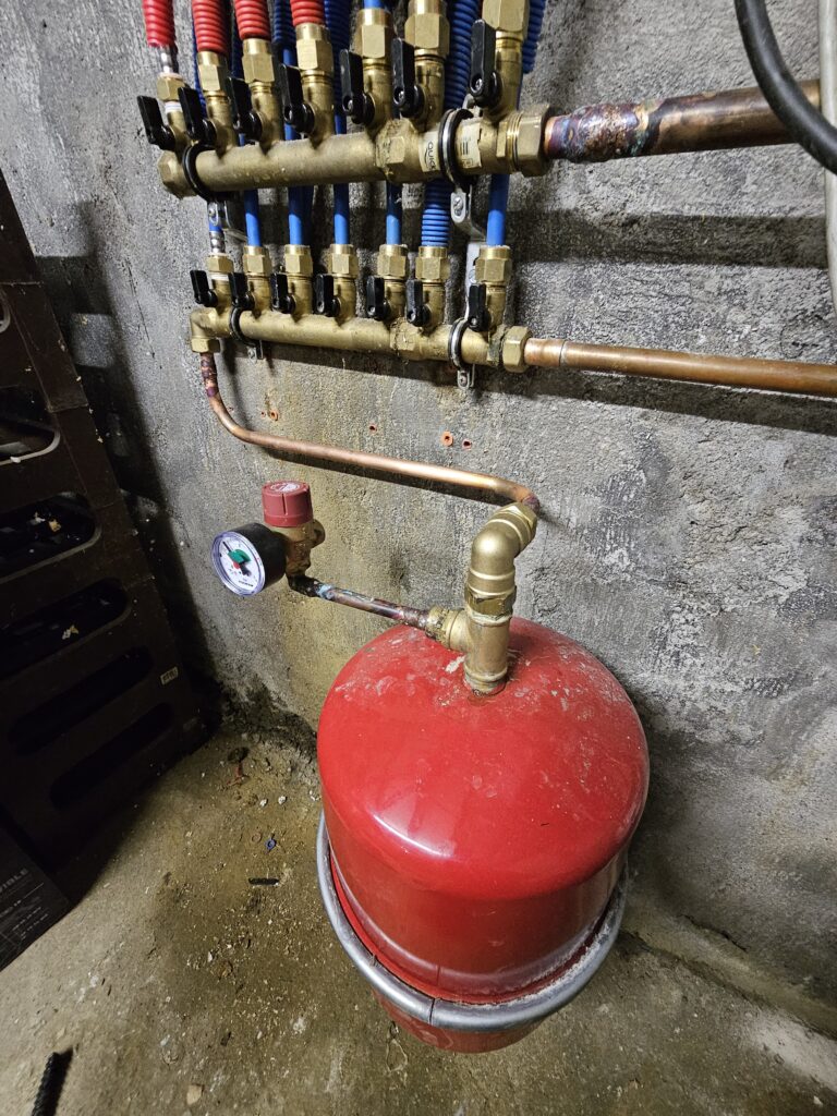 Pose d’un vase d’expansion sur circuit de chauffage