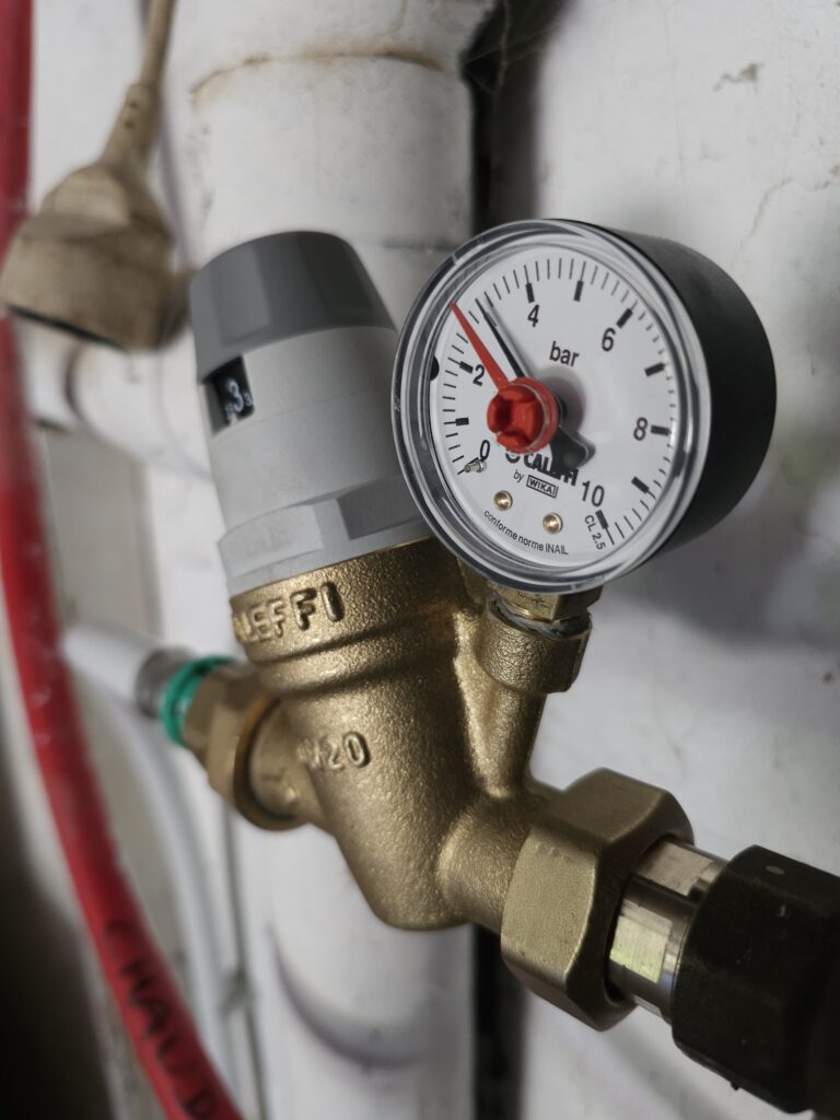 Ajout d&rsquo;un réducteur de pression sur l&rsquo;arrivée d&rsquo;eau à Etupes