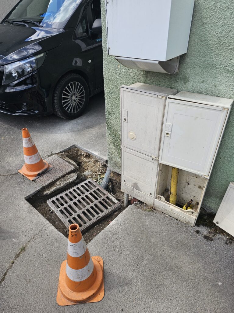 Remplacement de la canalisation d&rsquo;arrivée de GAZ enterrée à cause d&rsquo;une fuite ( perforation de la canalisation )