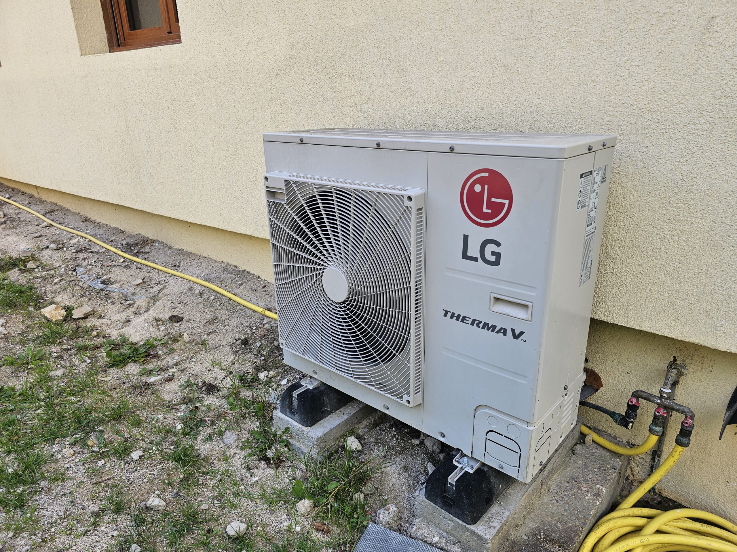 Dépannage PAC AIR EAU LG THERMA V à Grand-Charmont : Remplacement de pièces essentielles